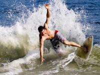 FB体育娱乐-当足球智慧驶入F1赛道，贝蒂斯式防守哲学与内马尔的赛道接管艺术