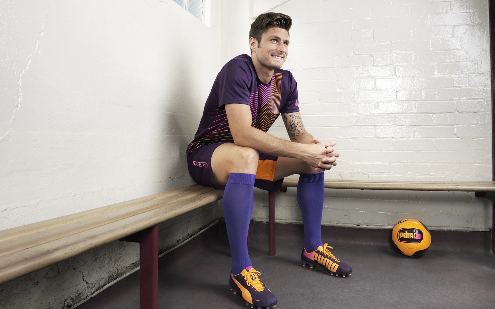 马赛单节风暴拉开勒沃库森,库尔图瓦攻防转换核心引领战术革命