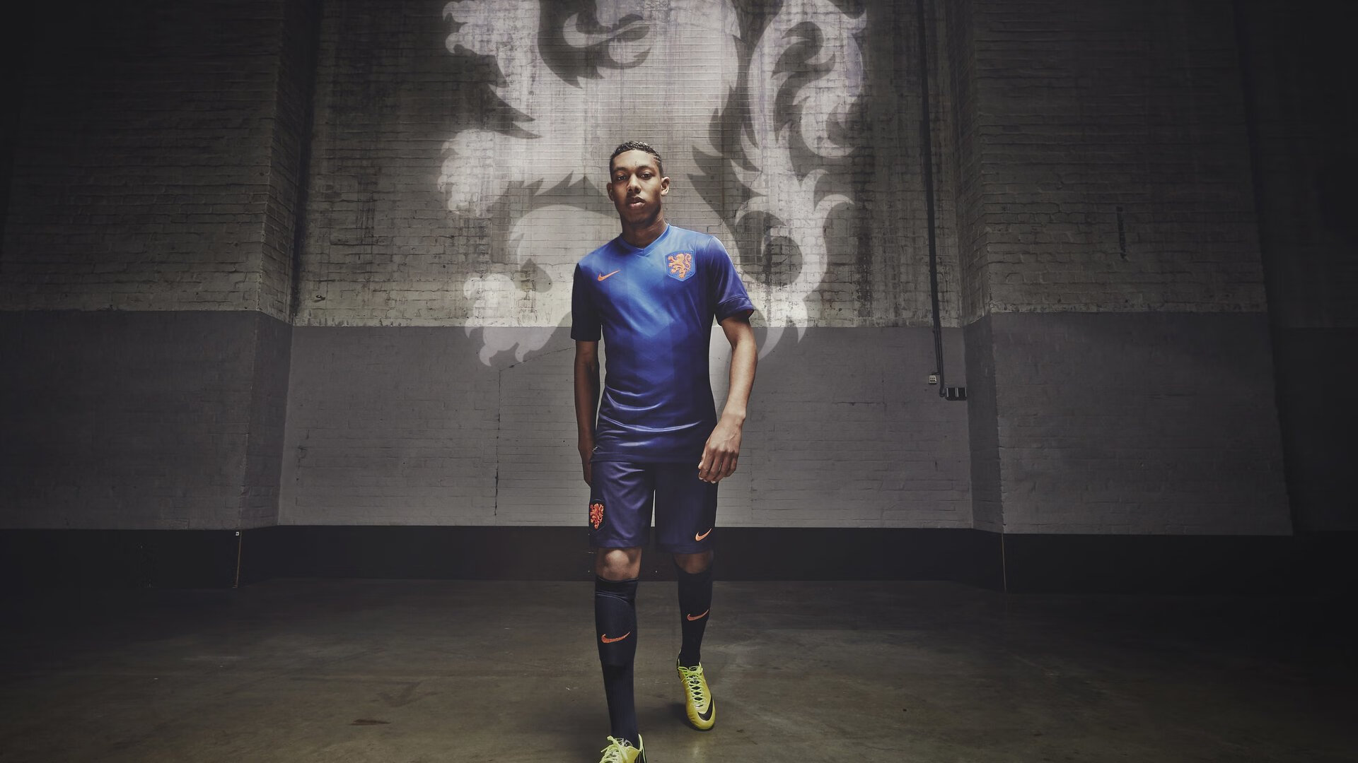 北欧童话终结蓝黑梦，黄喜灿一剑封喉惊艳圣西罗